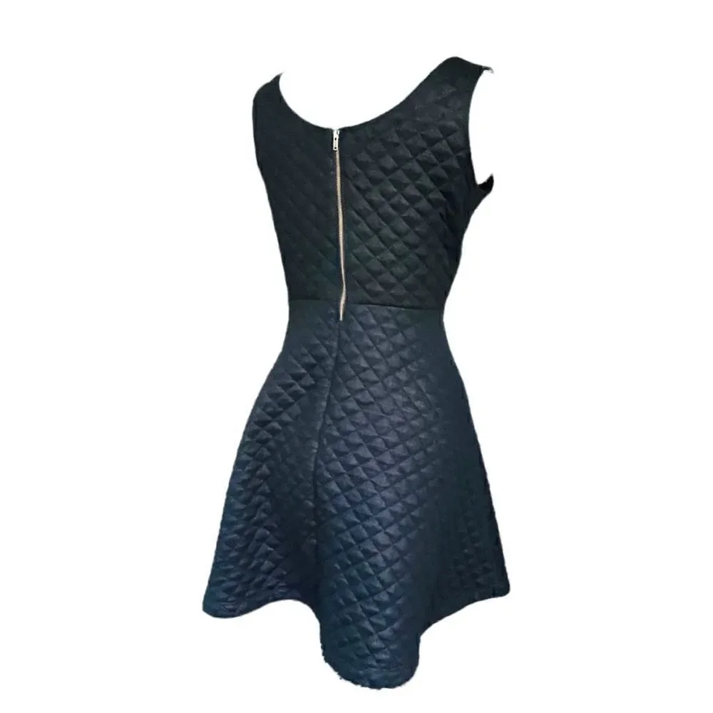 Nwot Express Fit & Flare Diamond Quilted Skater Dress Size Large - Picture 3 of 7